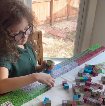 Et si ton enfant construisait SON monde pixelisé... sans écran ?